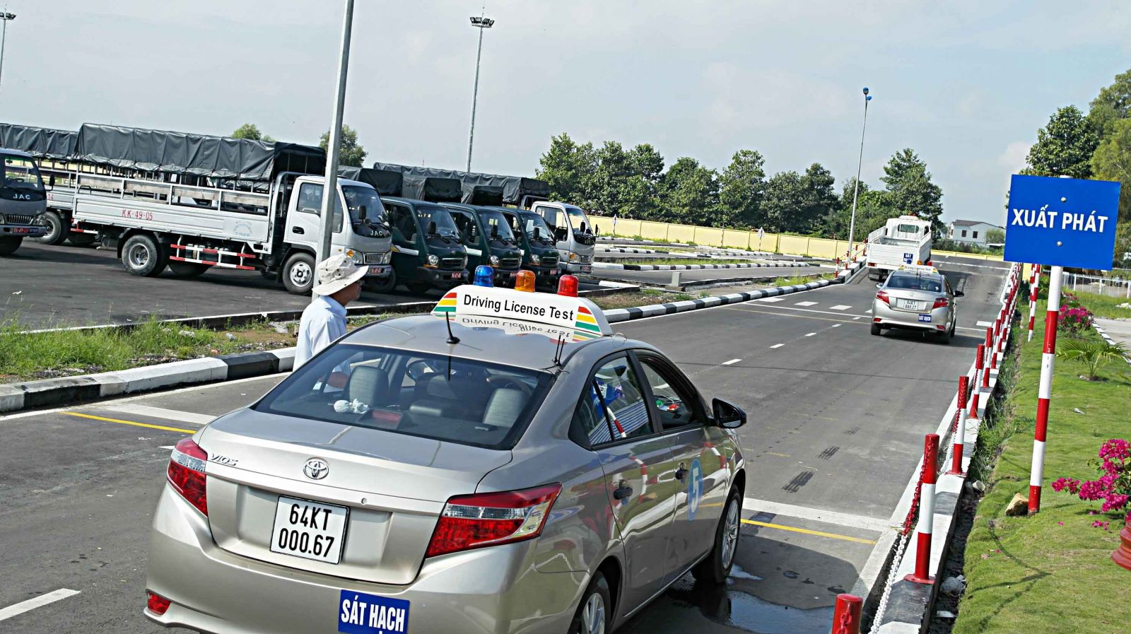 Giá học lái xe ô tô tại Vĩnh Long